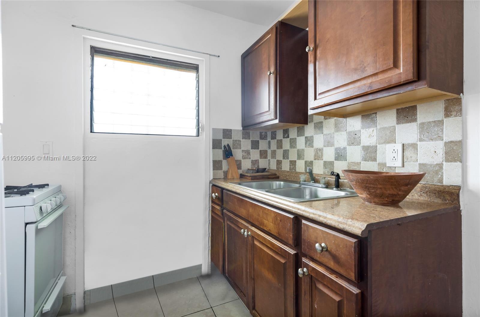 See details / sq. ft. $ 2022-05-17 0 Photo
