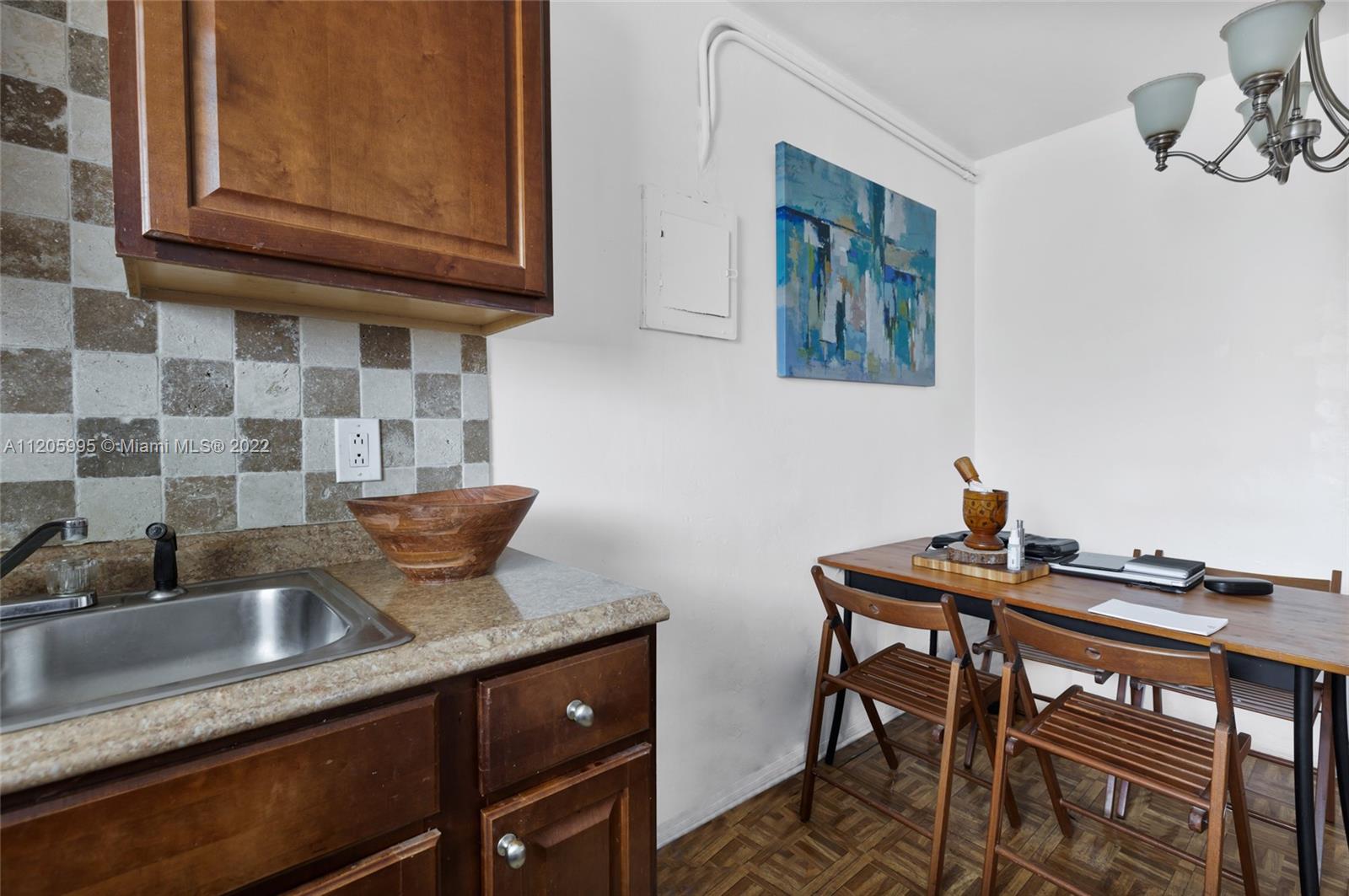 See details / sq. ft. $ 2022-05-17 0 Photo