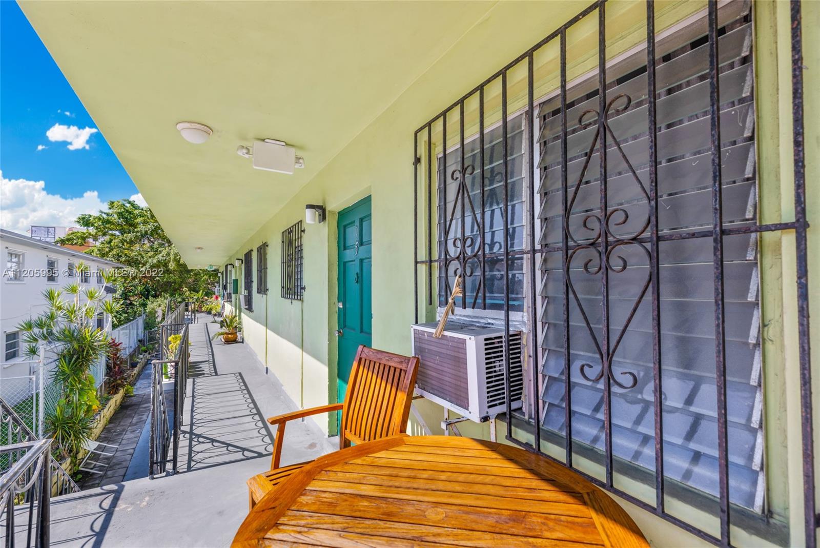 See details / sq. ft. $ 2022-05-17 0 Photo