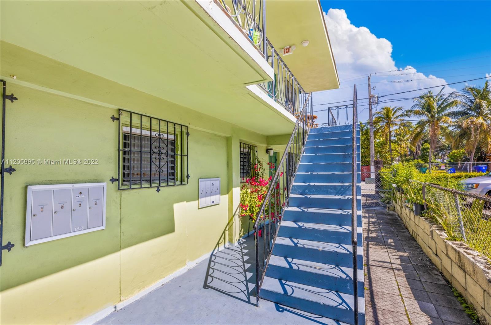 See details / sq. ft. $ 2022-05-17 0 Photo