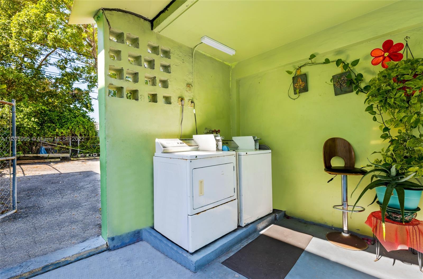 See details / sq. ft. $ 2022-05-17 0 Photo
