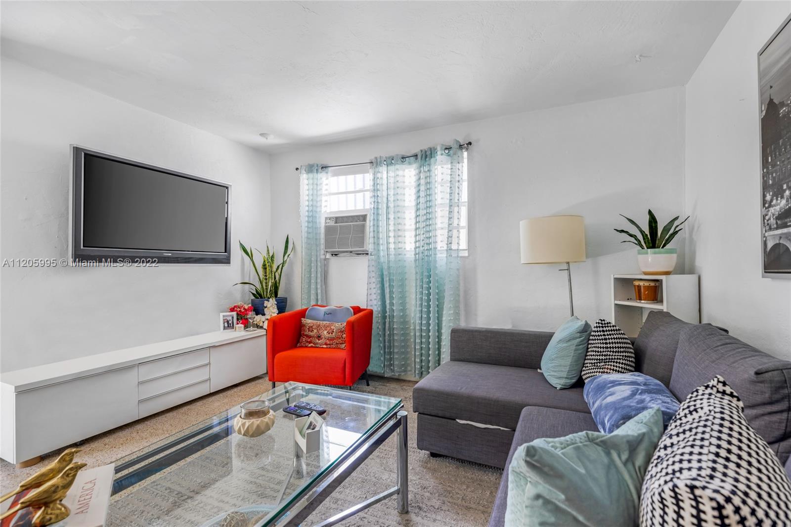 See details / sq. ft. $ 2022-05-17 0 Photo