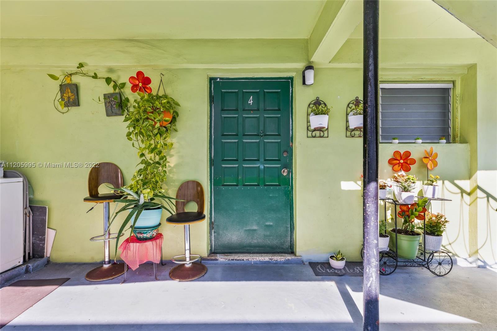See details / sq. ft. $ 2022-05-17 0 Photo
