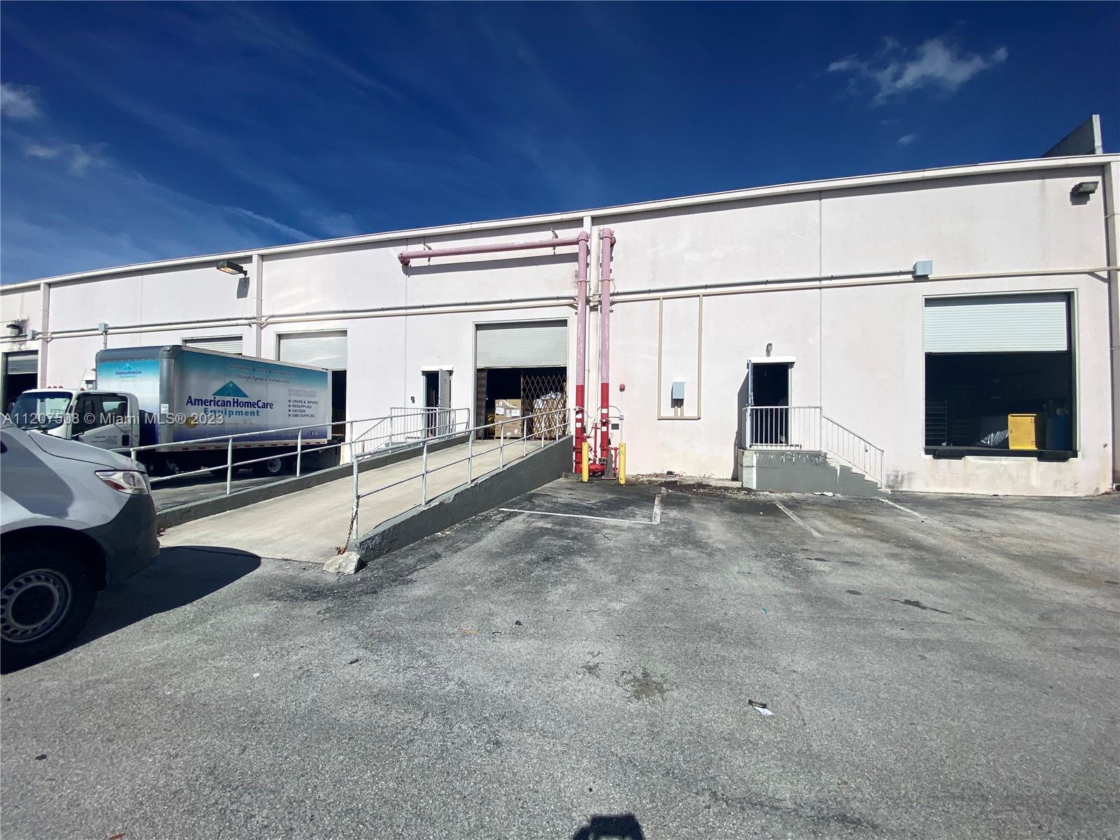 See details #217 / sq. ft. $ 2023-01-11 0 Photo