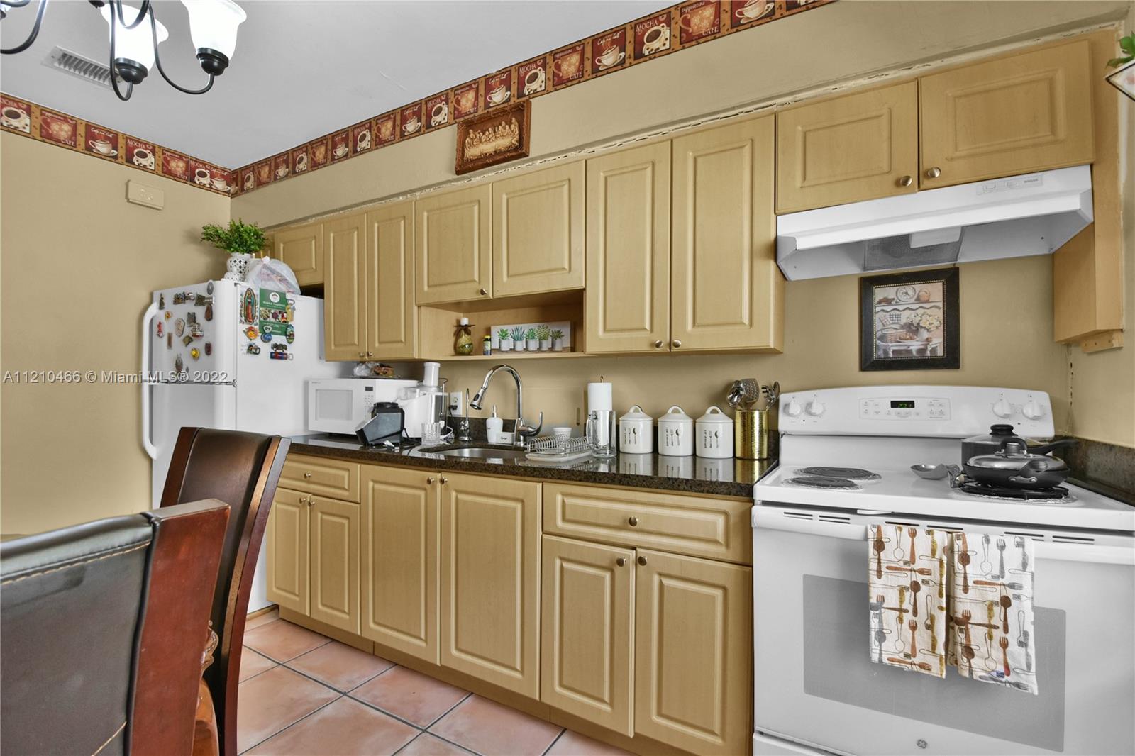See details / 2432 sq. ft. $ 2022-05-22 0 Photo