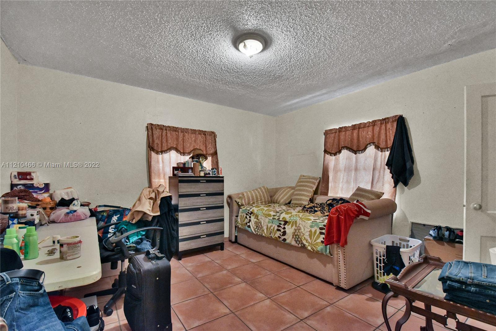 See details / 2432 sq. ft. $ 2022-05-22 0 Photo