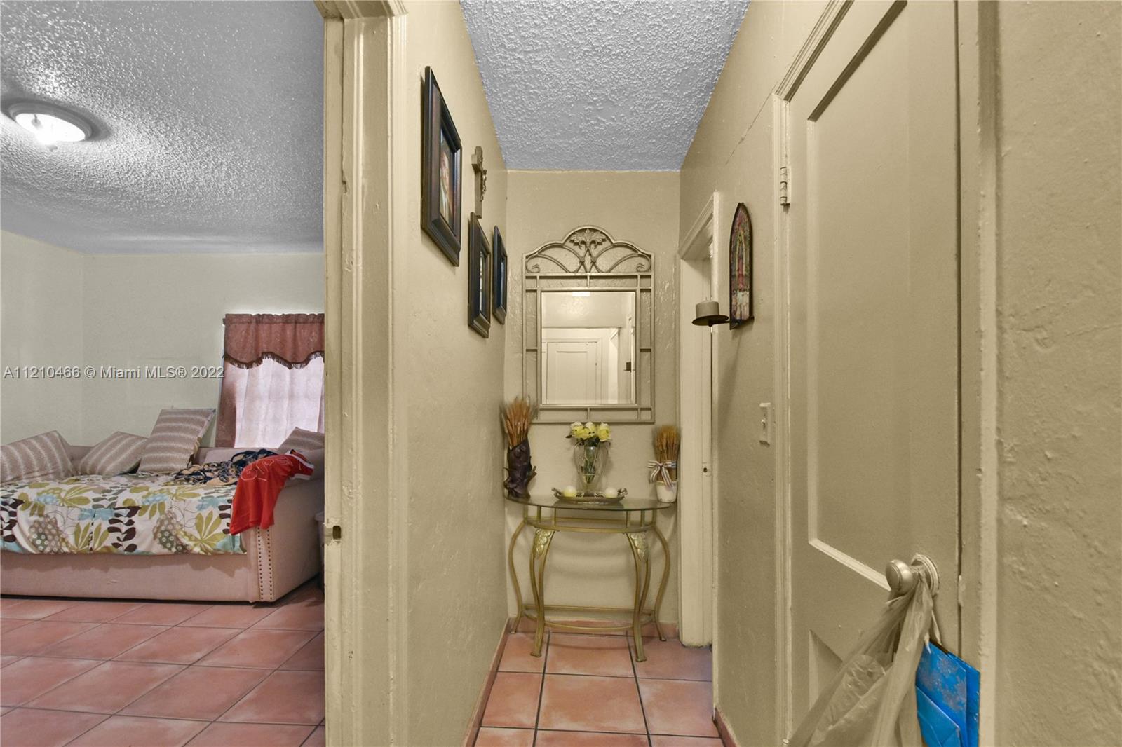 See details / 2432 sq. ft. $ 2022-05-22 0 Photo