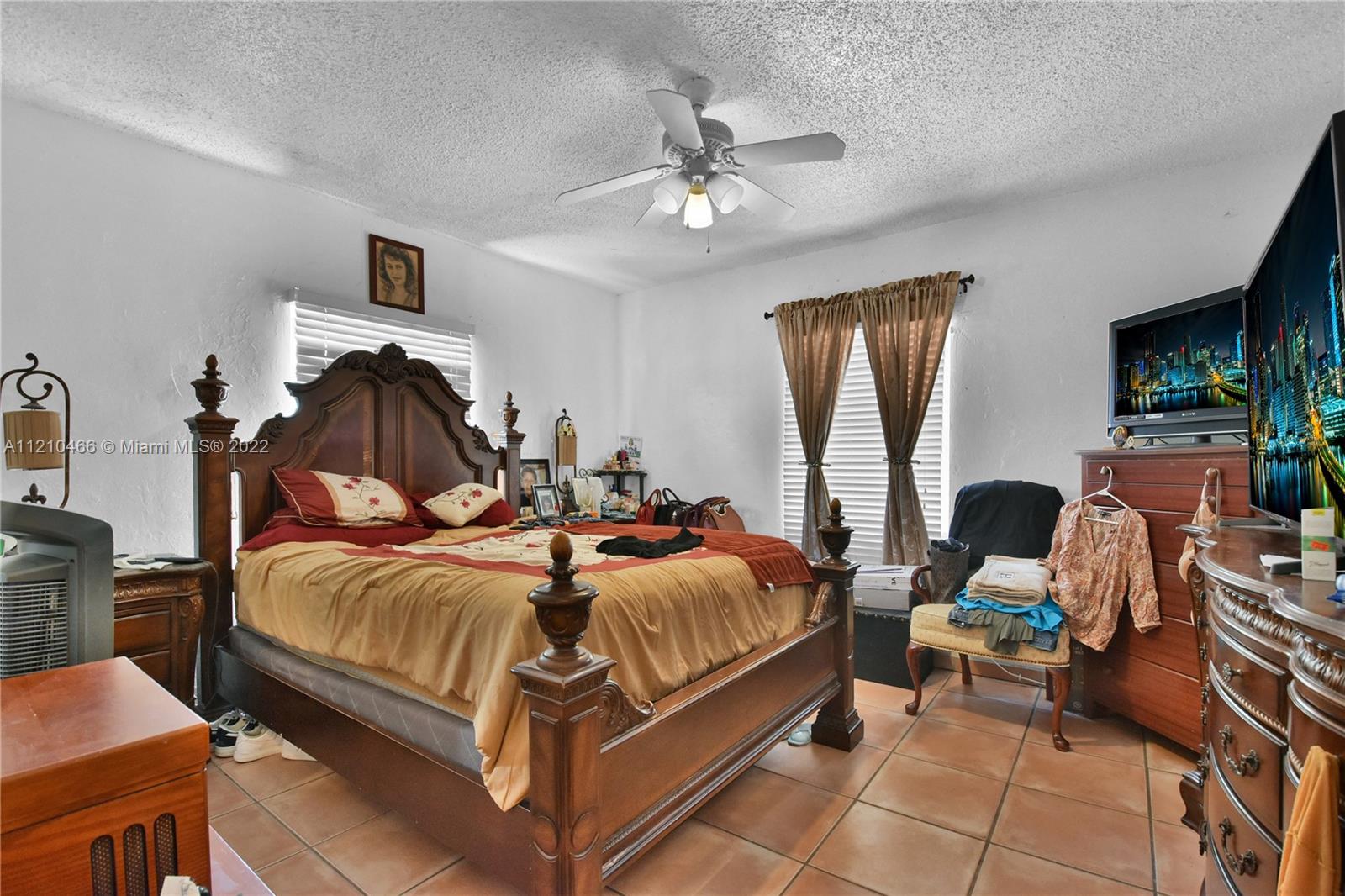 See details / 2432 sq. ft. $ 2022-05-22 0 Photo