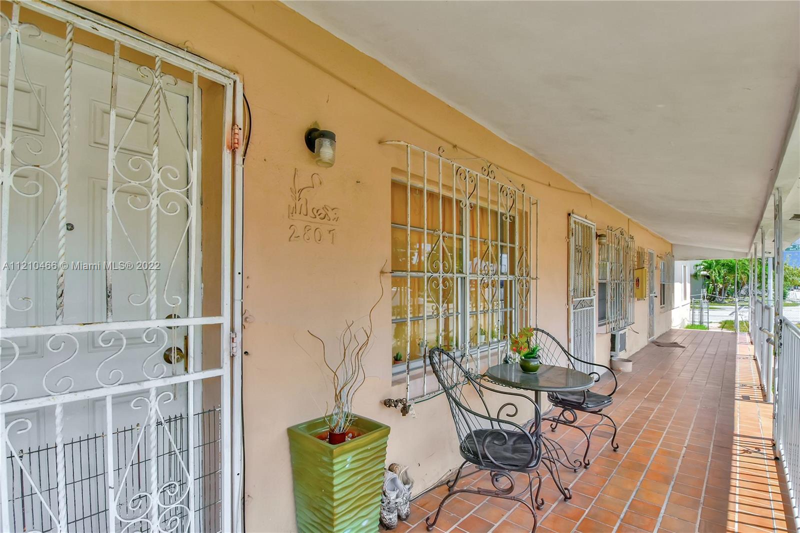 See details / 2432 sq. ft. $ 2022-05-22 0 Photo