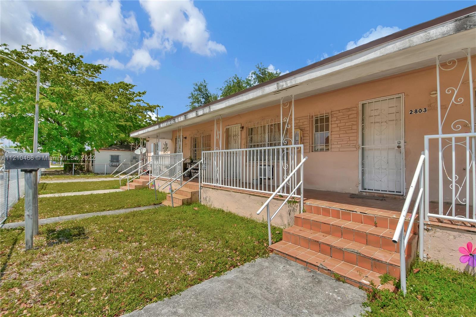 See details / 2432 sq. ft. $ 2022-05-22 0 Photo