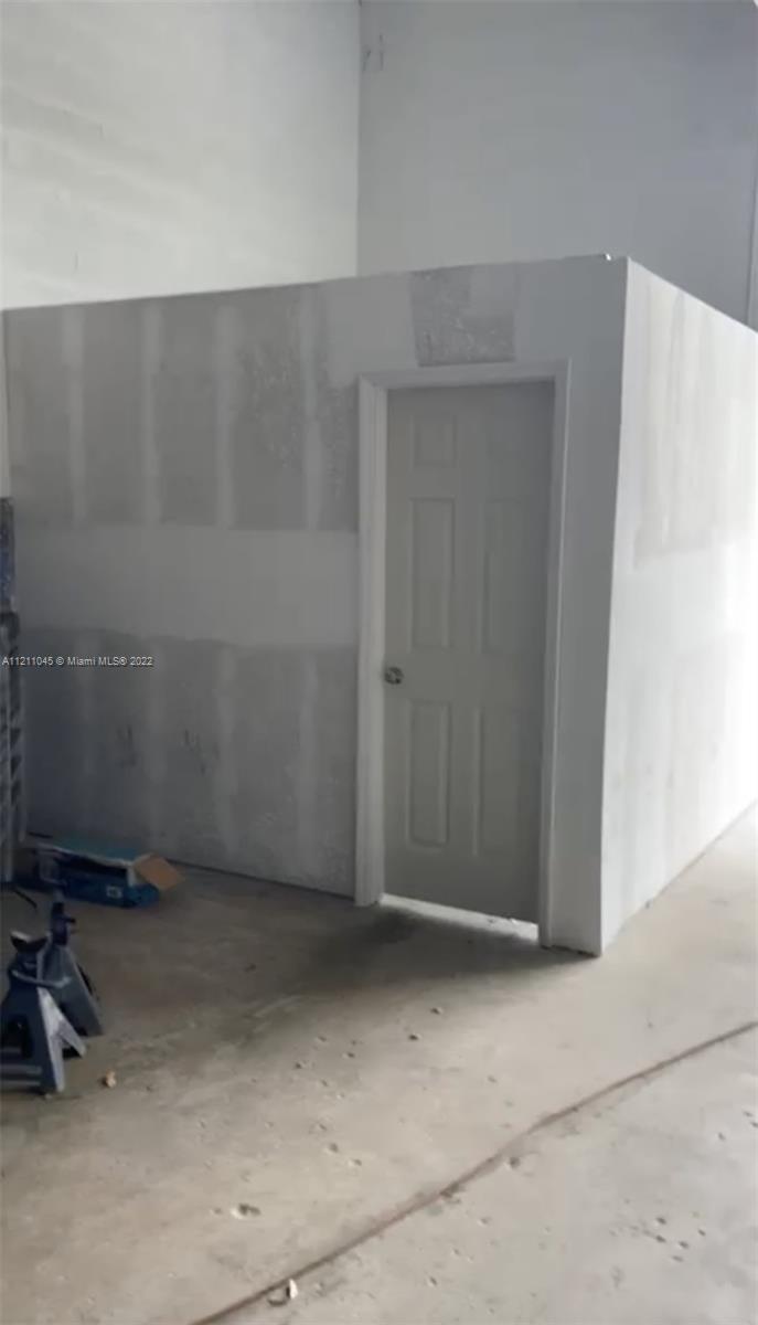 See details 236 / sq. ft. $ 2022-10-20 0 Photo