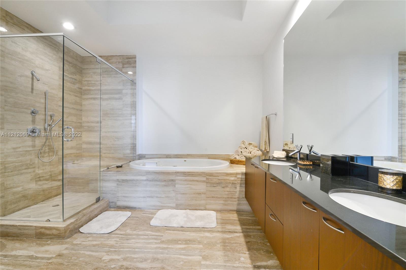 Ver detalles 3907 3 / 3 2106 sq. ft. $ 2022-07-06 0 foto