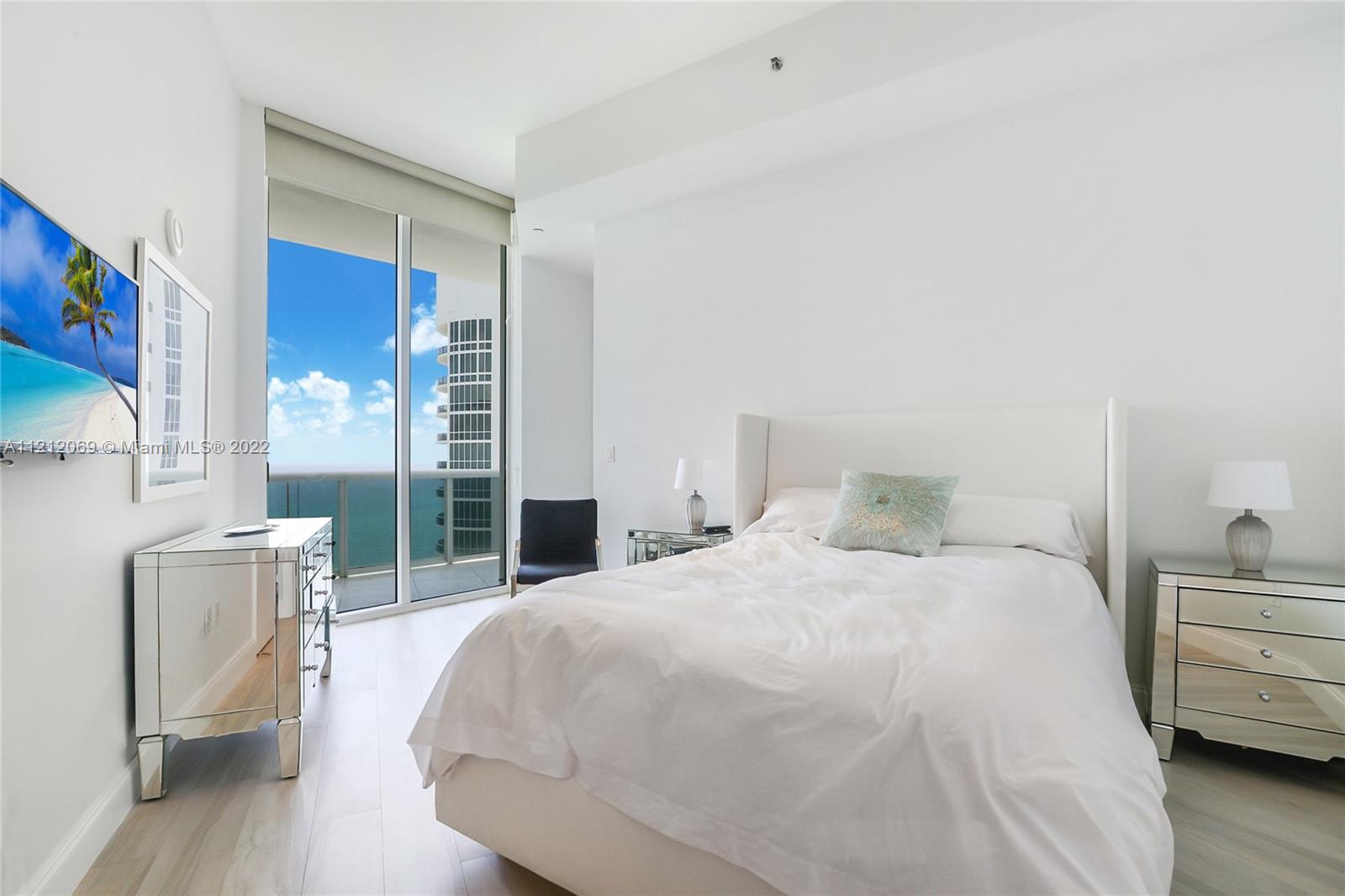 Ver detalles 3907 3 / 3 2106 sq. ft. $ 2022-07-06 0 foto