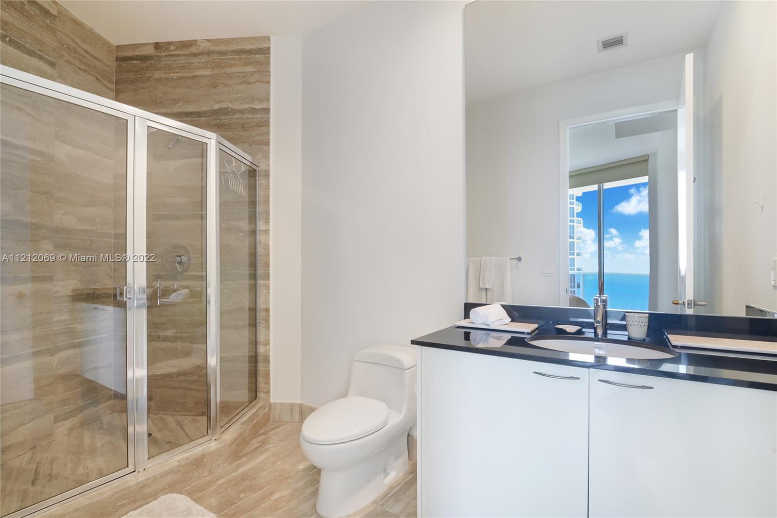 Ver detalles 3907 3 / 3 2106 sq. ft. $ 2022-07-06 0 foto