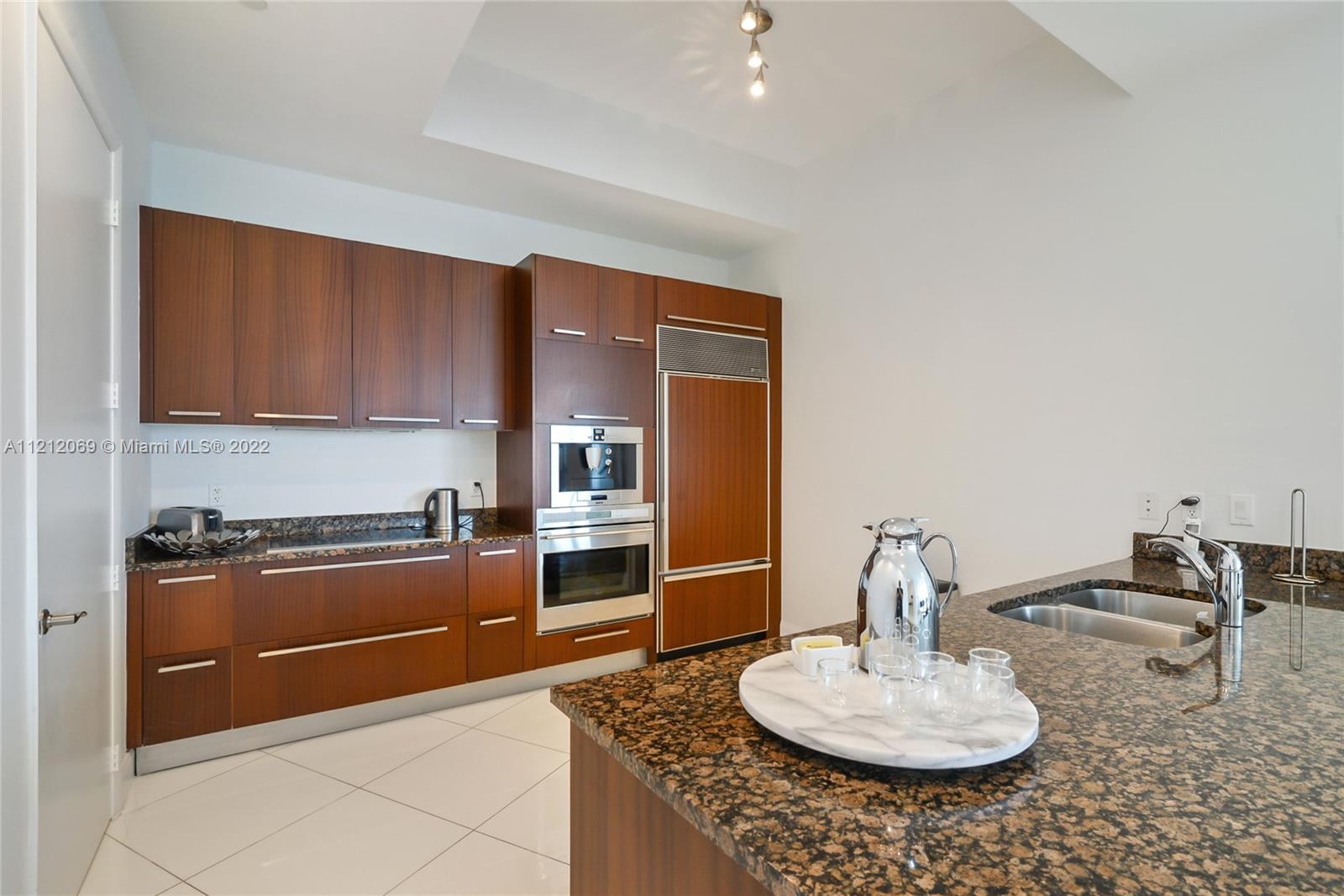 Ver detalles 3907 3 / 3 2106 sq. ft. $ 2022-07-06 0 foto