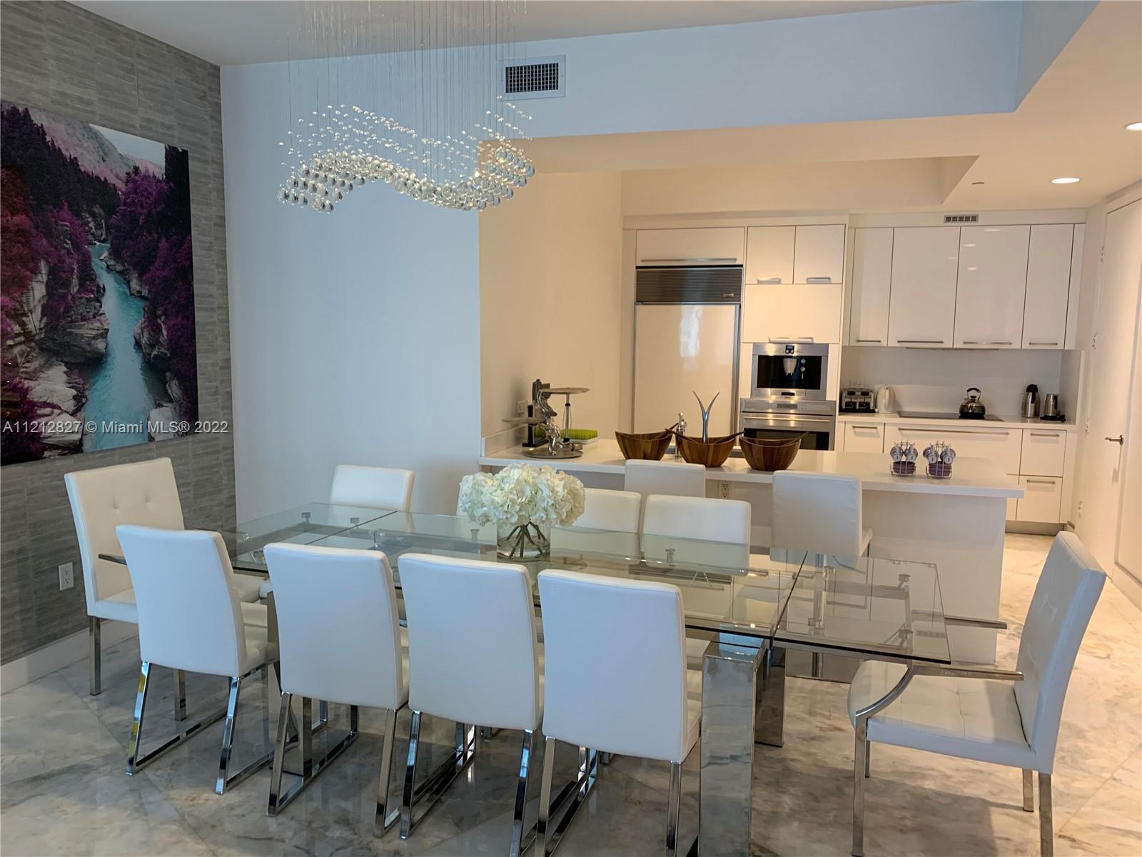 Ver detalles 2403 3 / 3 1962 sq. ft. $ 2022-05-30 0 foto