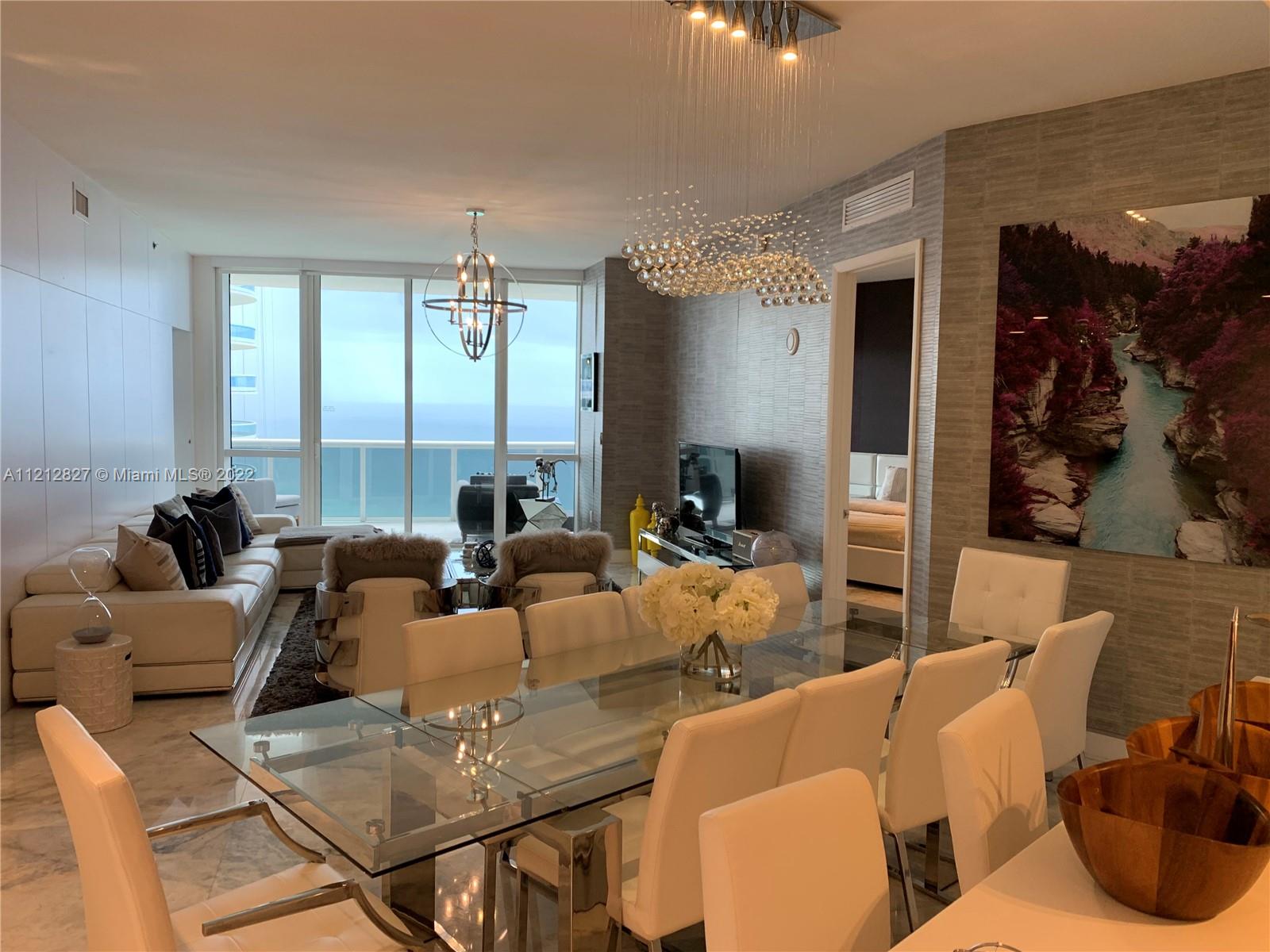Ver detalles 2403 3 / 3 1962 sq. ft. $ 2022-05-30 0 foto