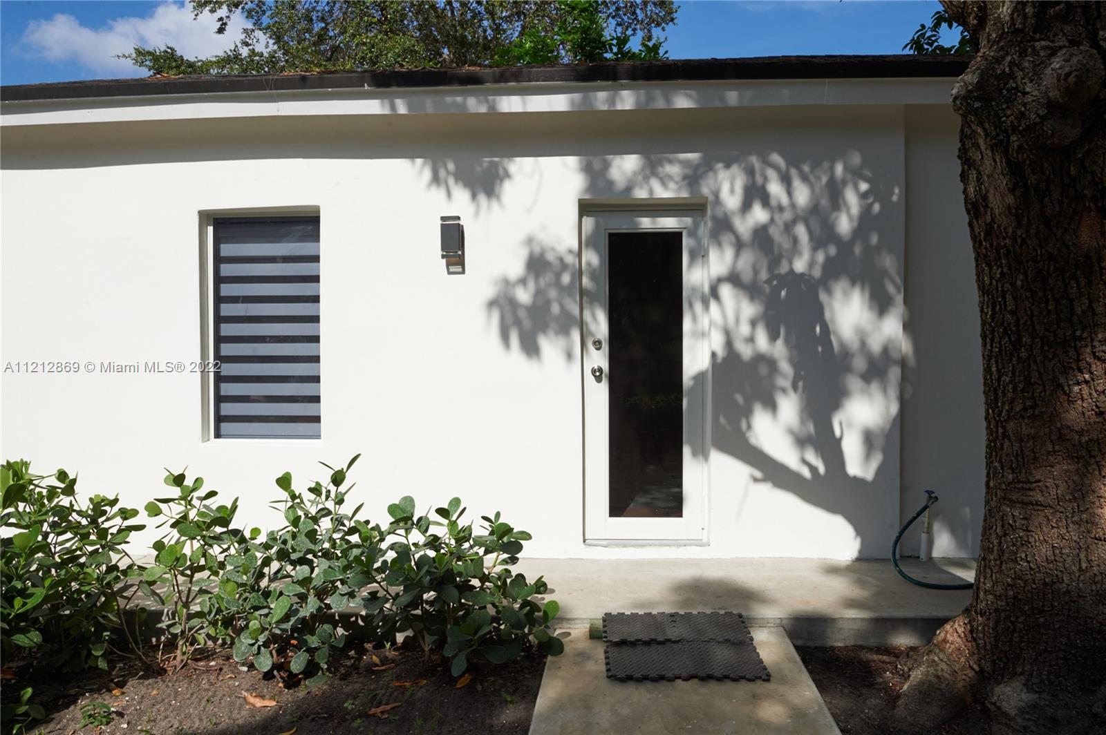 See details / 1320 sq. ft. $ 2022-05-26 0 Photo