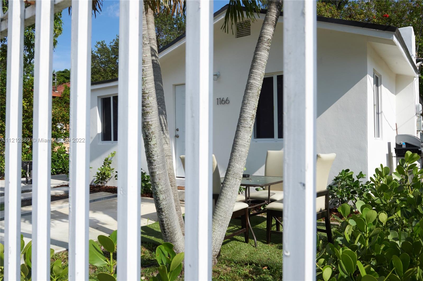 See details / 1320 sq. ft. $ 2022-05-26 0 Photo