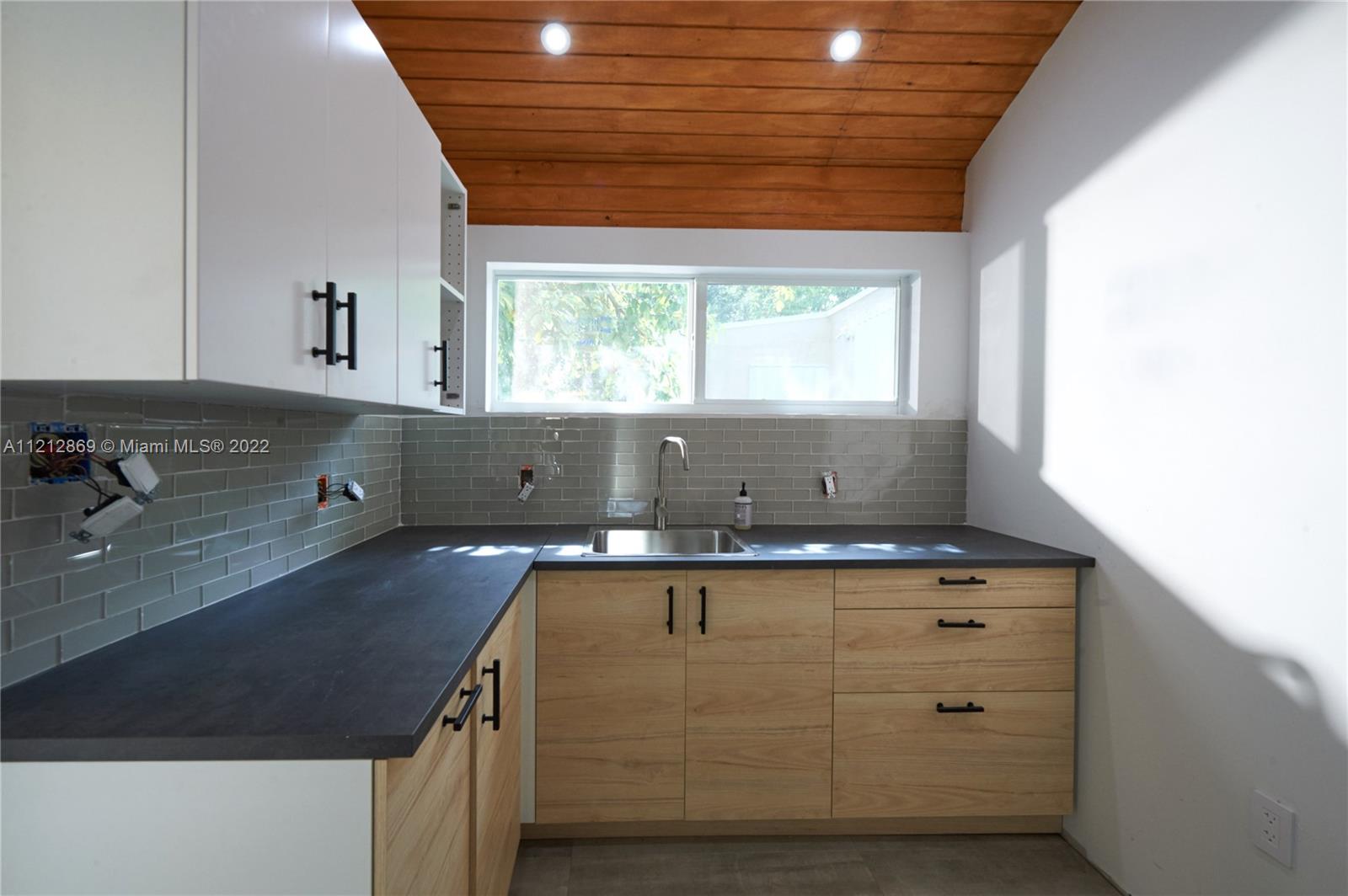 See details / 1320 sq. ft. $ 2022-05-26 0 Photo