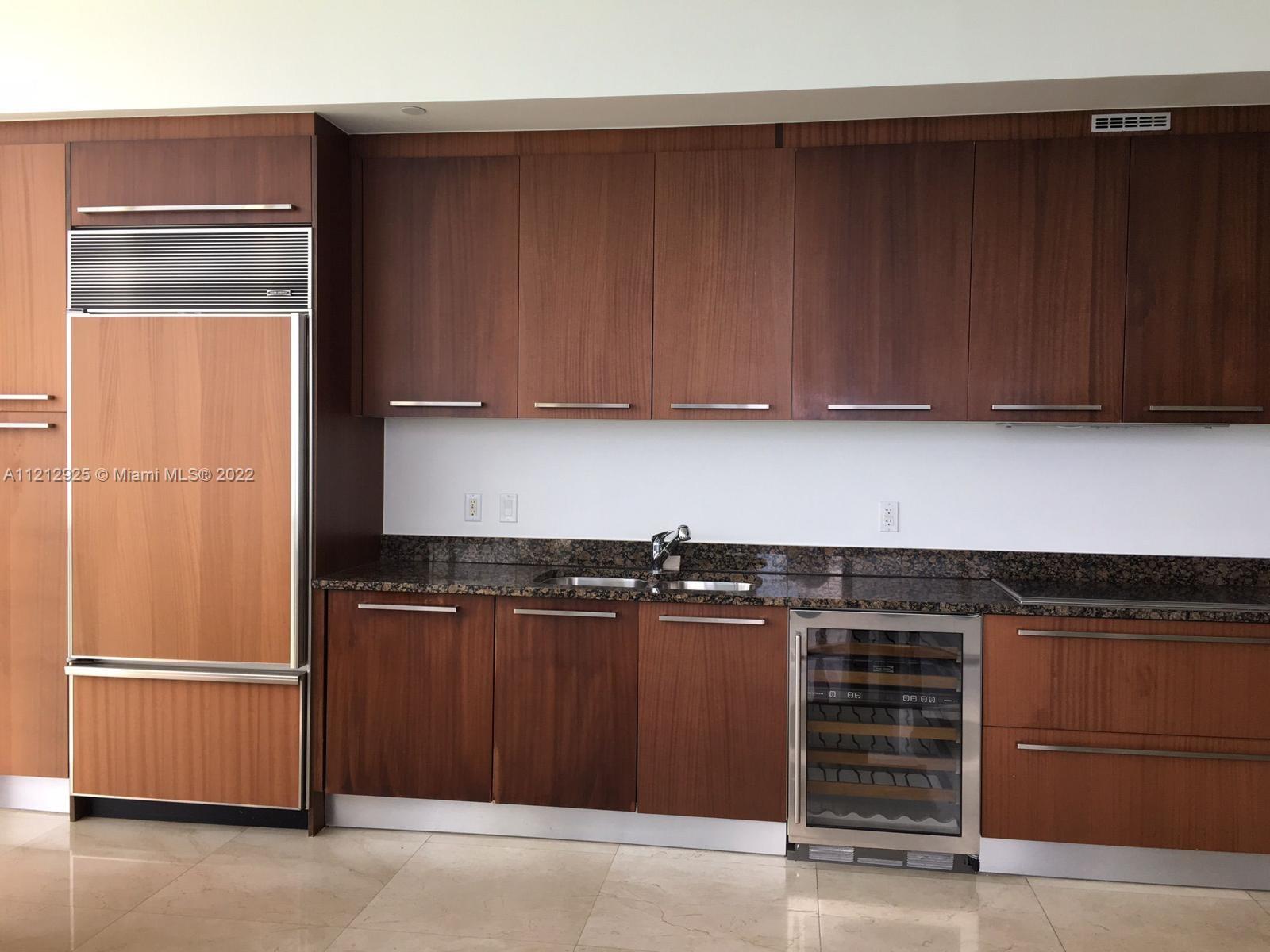 Ver detalles 1801 3 / 4 2768 sq. ft. $ 2022-05-26 0 foto