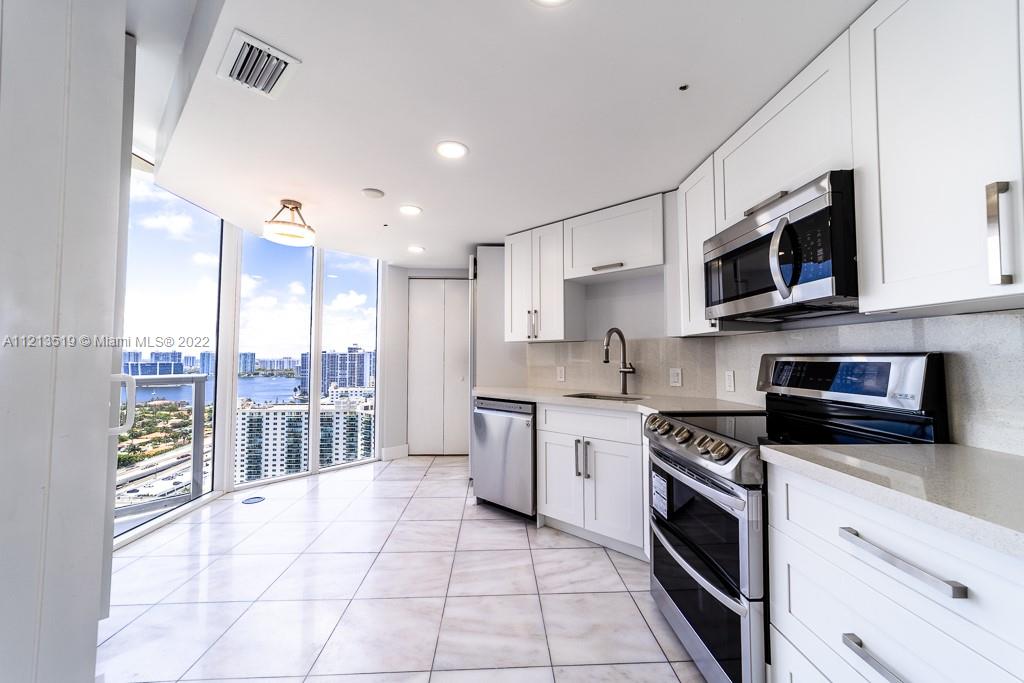 Photo of 19333 Collins Ave #2803, Sunny Isles Beach, Florida, 33160 - Kitchen