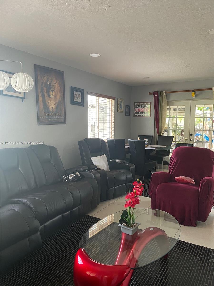 See details / 2124 sq. ft. $ 2022-07-20 0 Photo