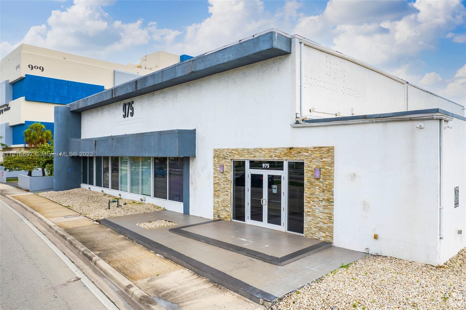See details / sq. ft. $ 2022-07-14 0 Photo