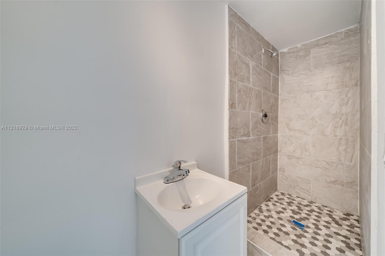 See details / sq. ft. $ 2022-11-11 0 Photo