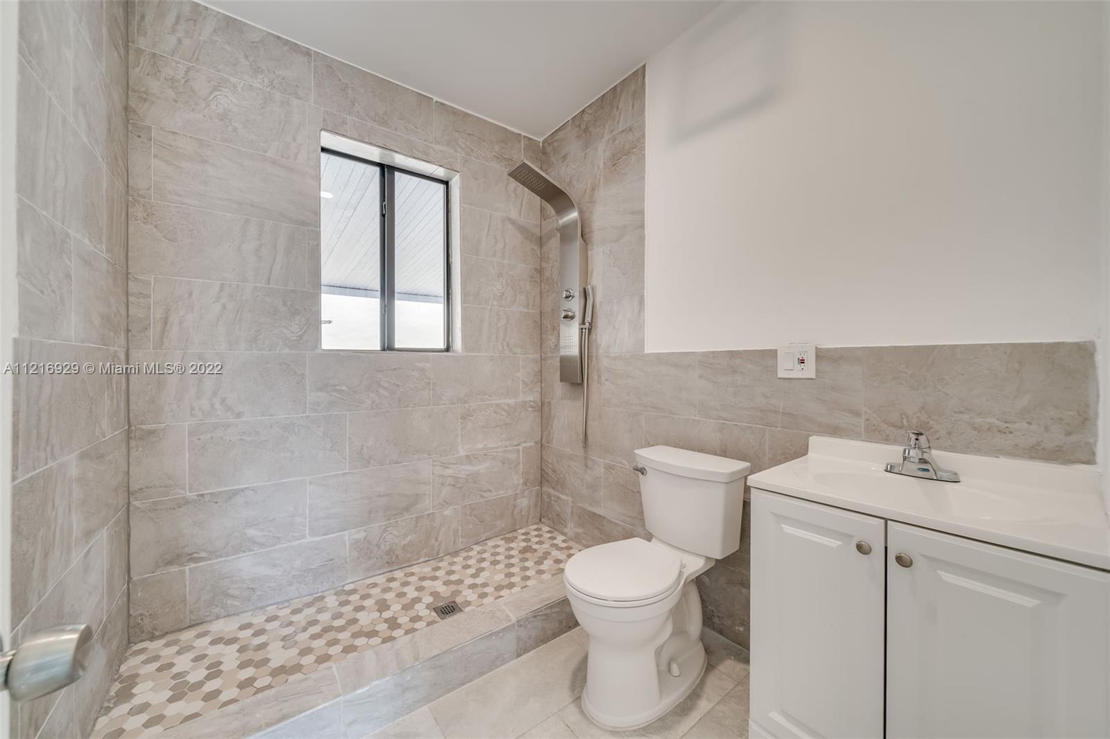 See details / sq. ft. $ 2022-11-11 0 Photo