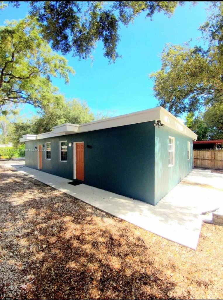 See details / 1215 sq. ft. $ 2022-06-03 0 Photo