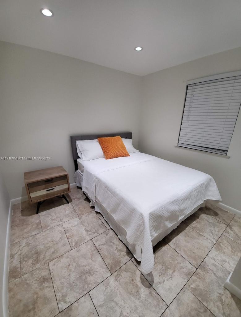 See details / 1215 sq. ft. $ 2022-06-03 0 Photo