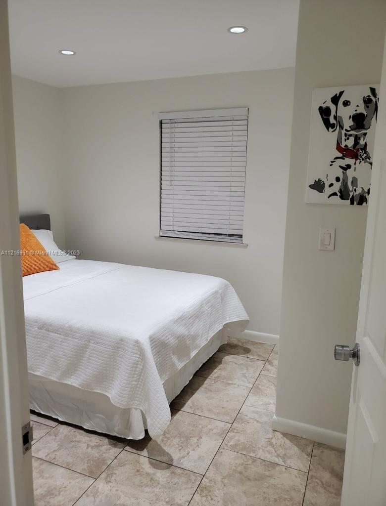 See details / 1215 sq. ft. $ 2022-06-03 0 Photo