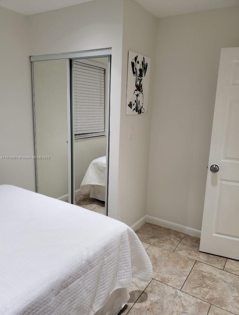 See details / 1215 sq. ft. $ 2022-06-03 0 Photo