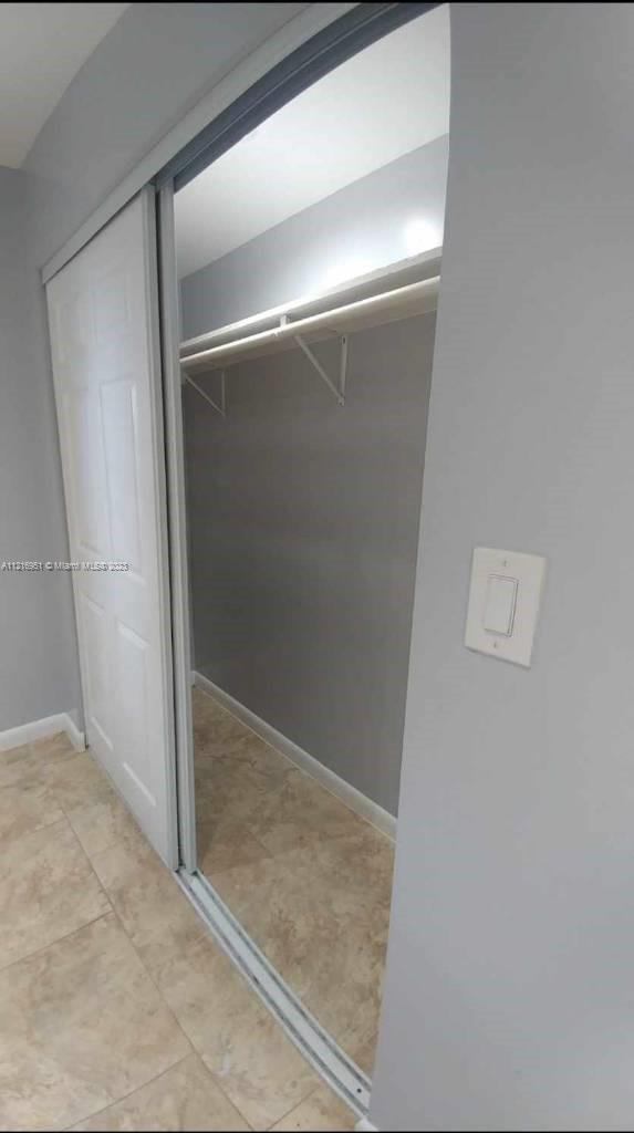 See details / 1215 sq. ft. $ 2022-06-03 0 Photo
