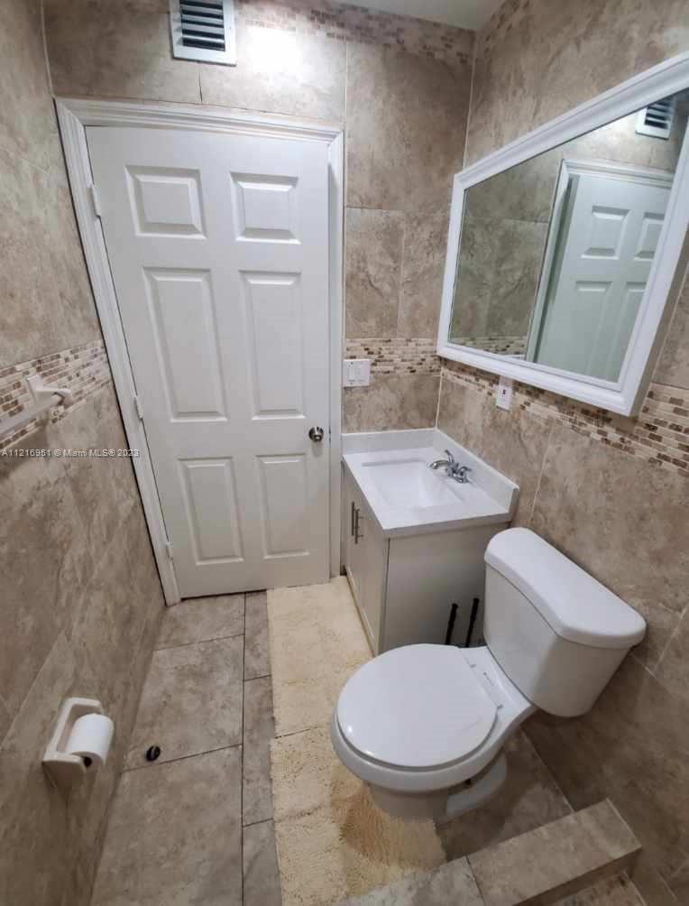 See details / 1215 sq. ft. $ 2022-06-03 0 Photo