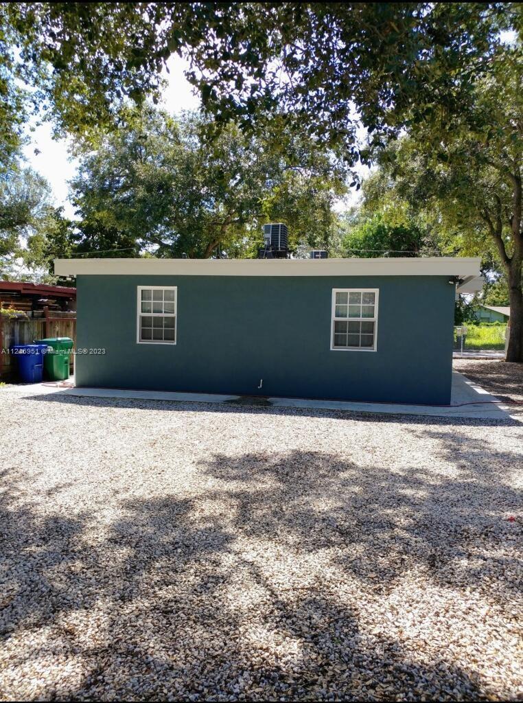 See details / 1215 sq. ft. $ 2022-06-03 0 Photo