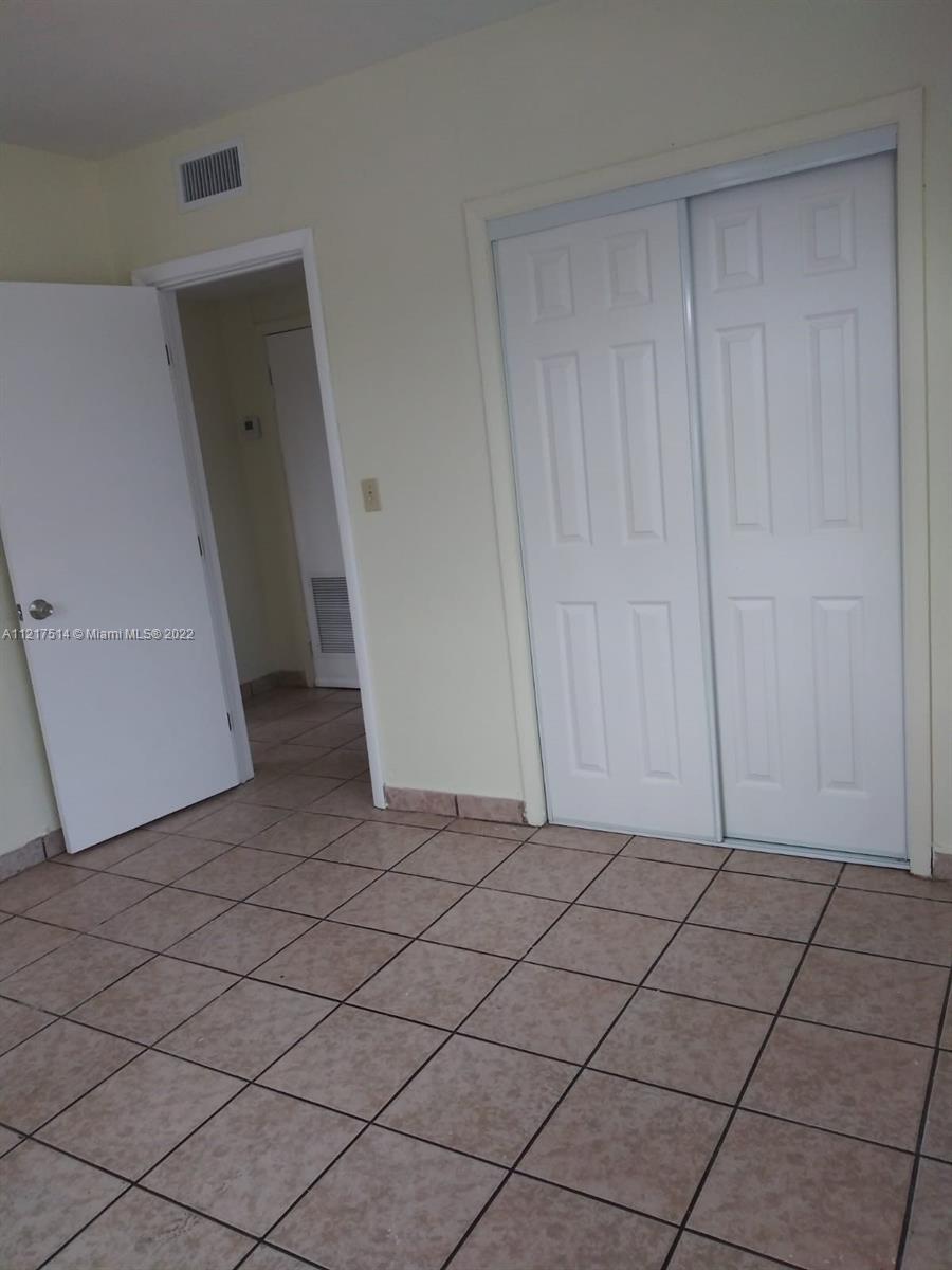 See details / 2040 sq. ft. $ 2022-12-22 0 Photo