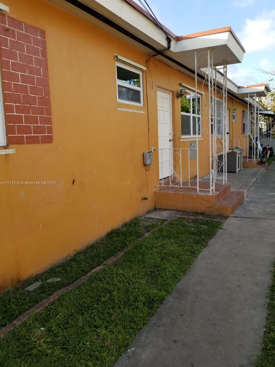 See details / 2040 sq. ft. $ 2022-12-22 0 Photo