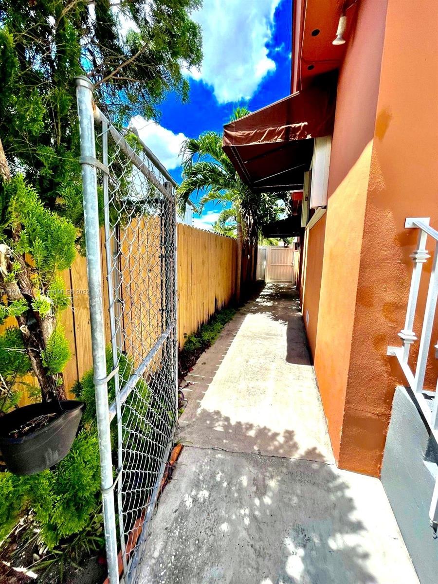 See details / 1778 sq. ft. $ 2022-08-04 0 Photo