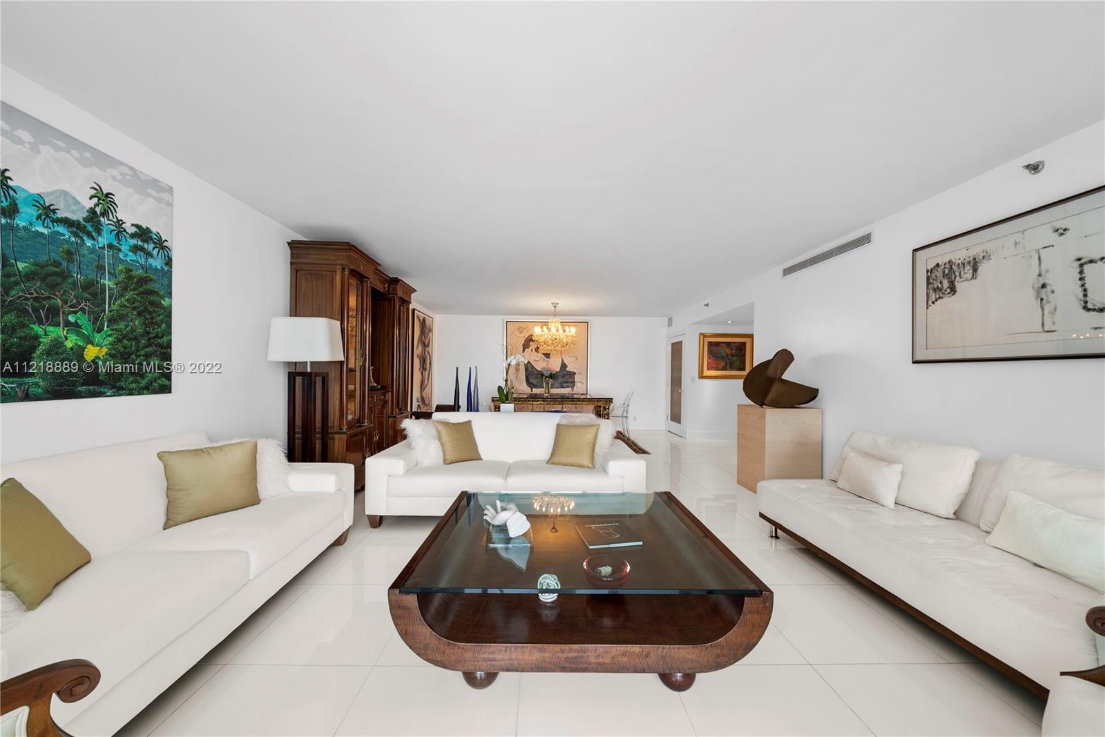 Ver detalles 1803 2 / 3 2005 sq. ft. $ 2022-10-26 0 foto