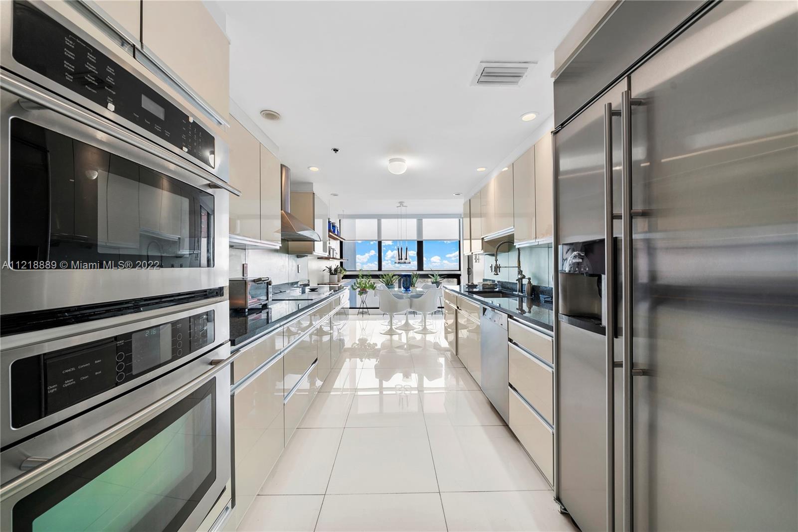 Ver detalles 1803 2 / 3 2005 sq. ft. $ 2022-10-26 0 foto