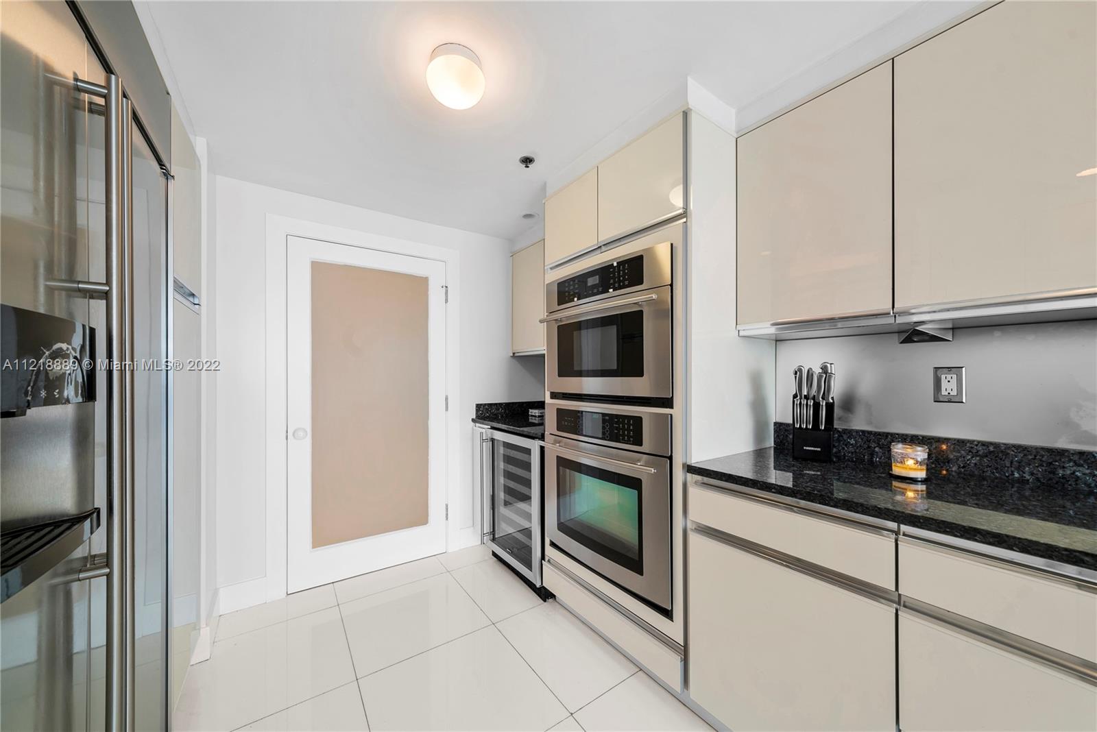Ver detalles 1803 2 / 3 2005 sq. ft. $ 2022-10-26 0 foto