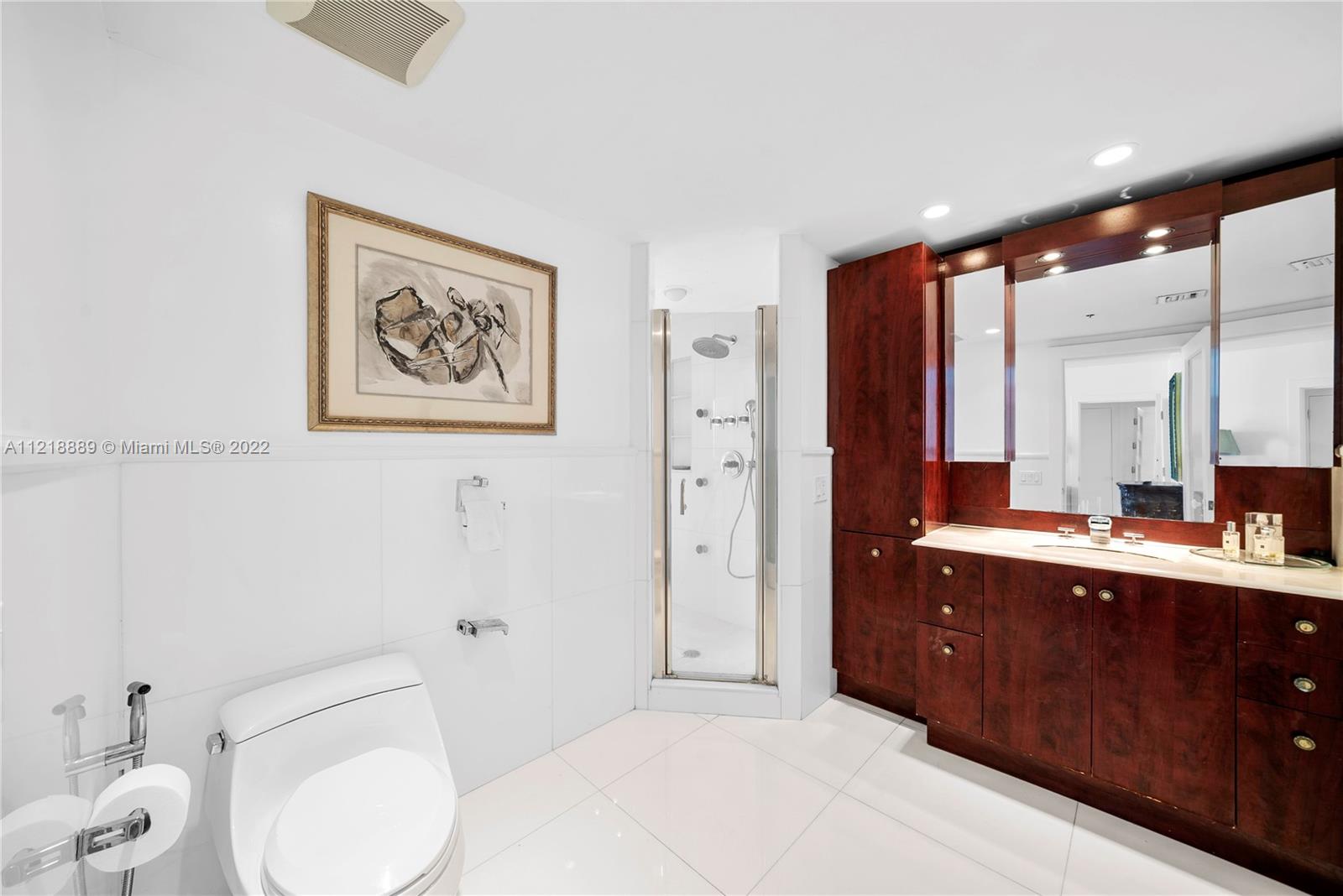 Ver detalles 1803 2 / 3 2005 sq. ft. $ 2022-10-26 0 foto