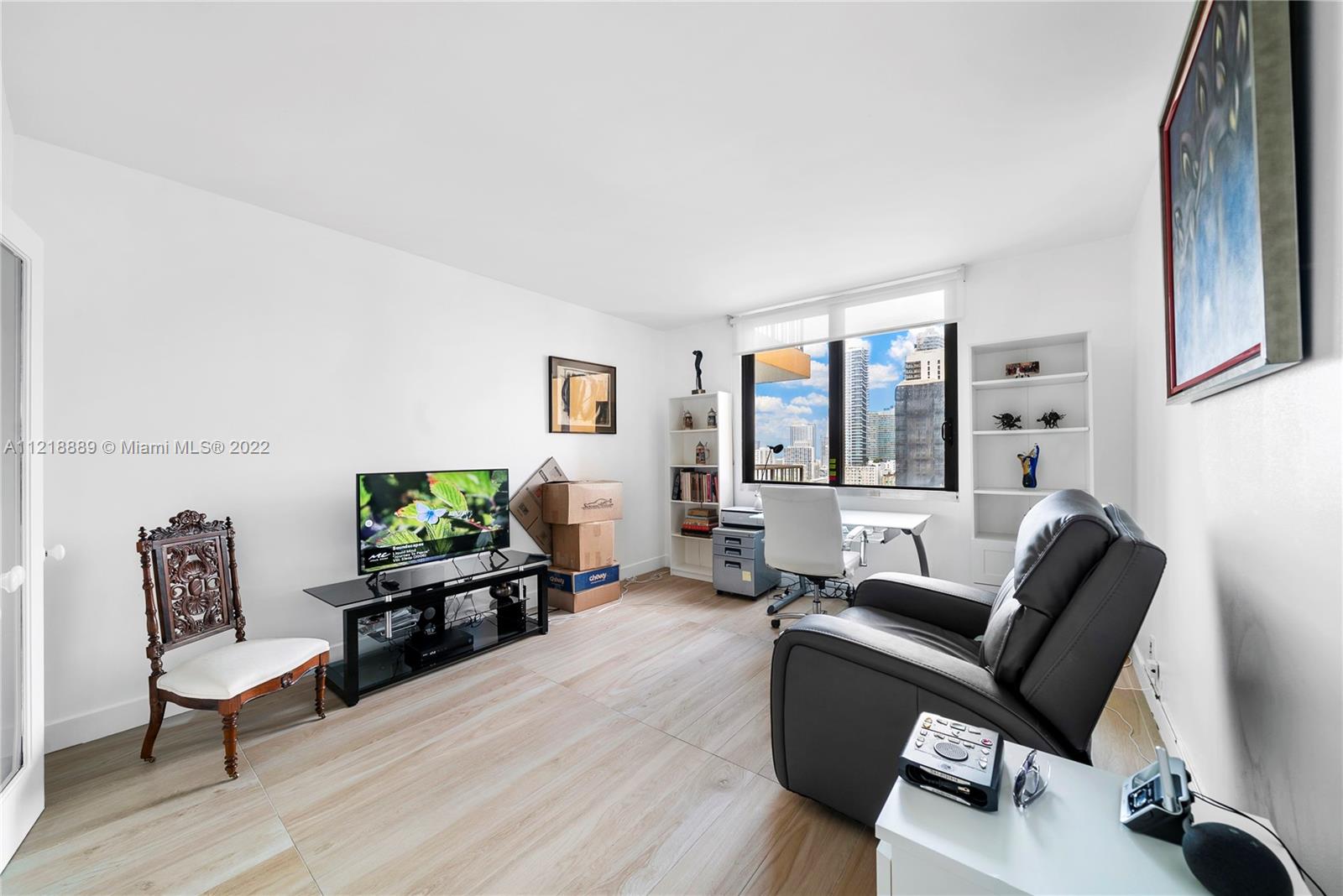 Ver detalles 1803 2 / 3 2005 sq. ft. $ 2022-10-26 0 foto