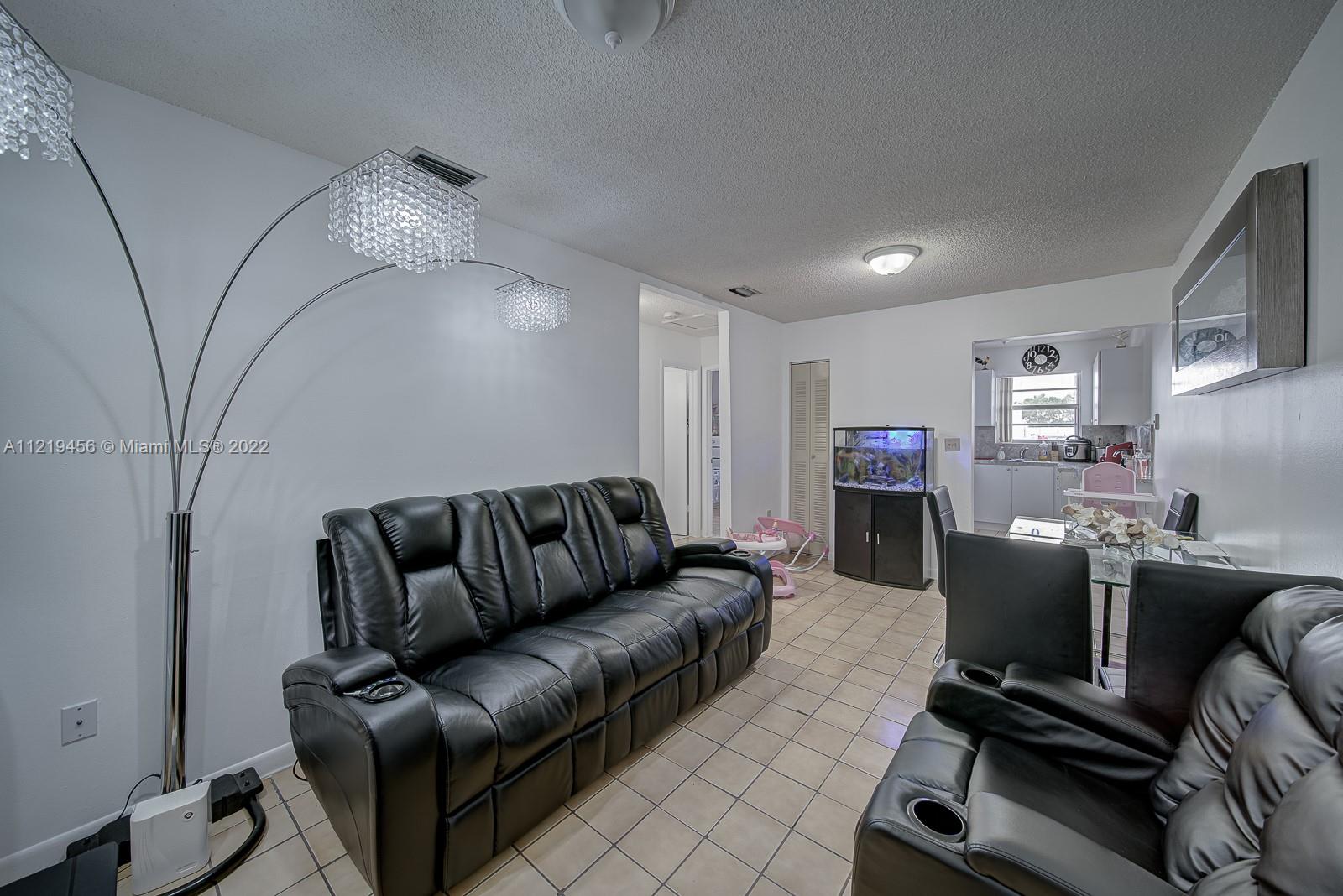 See details / sq. ft. $ 2022-08-05 0 Photo