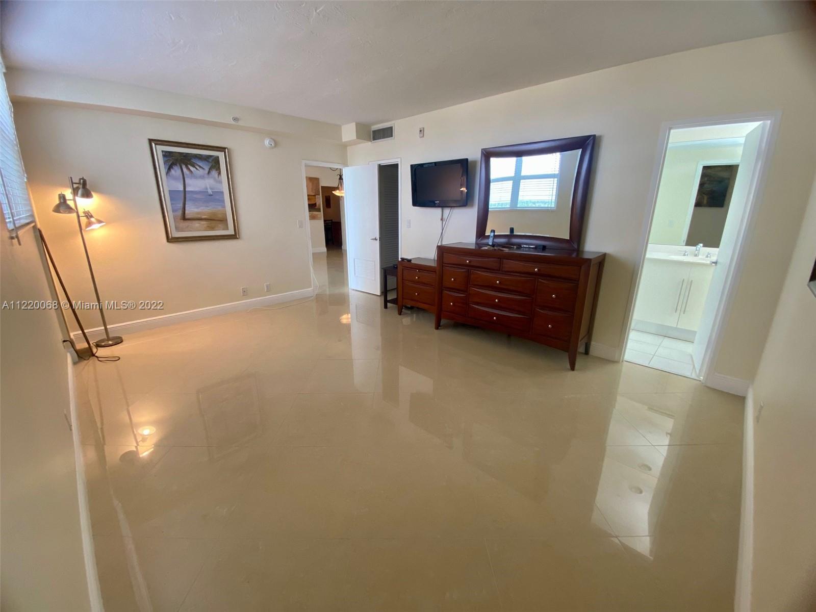 Photo of 3001 Ocean Dr #829, Hollywood, Florida, 33019 -