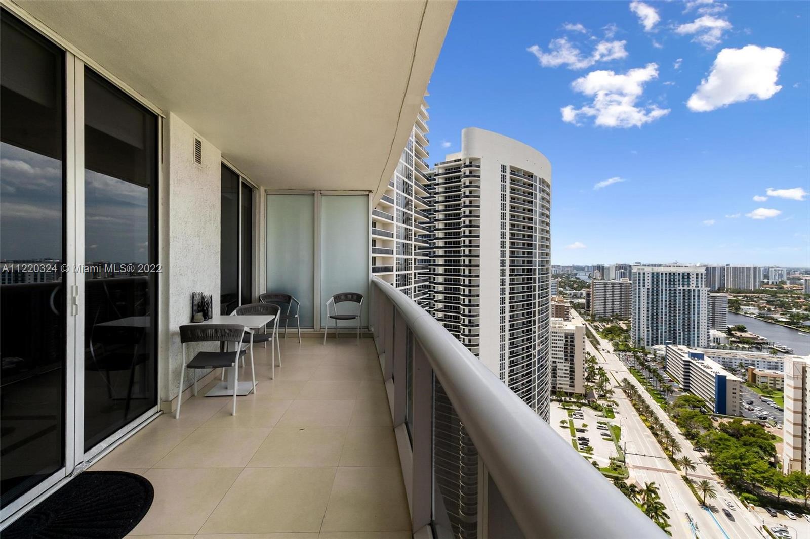 See details 3407 3 / 3 1571 sq. ft. $ 2022-06-10 0 Photo