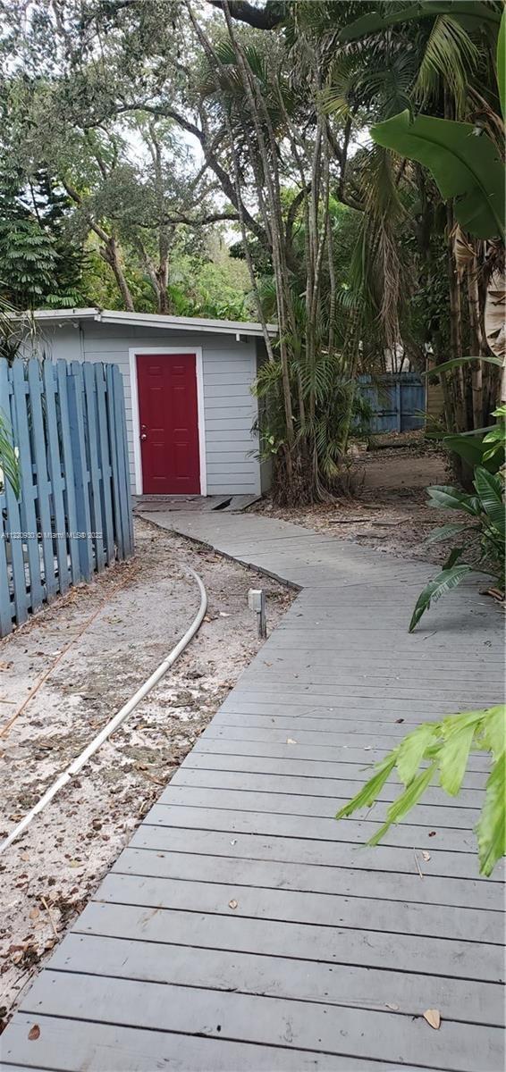 See details / 1611 sq. ft. $ 2022-10-31 0 Photo