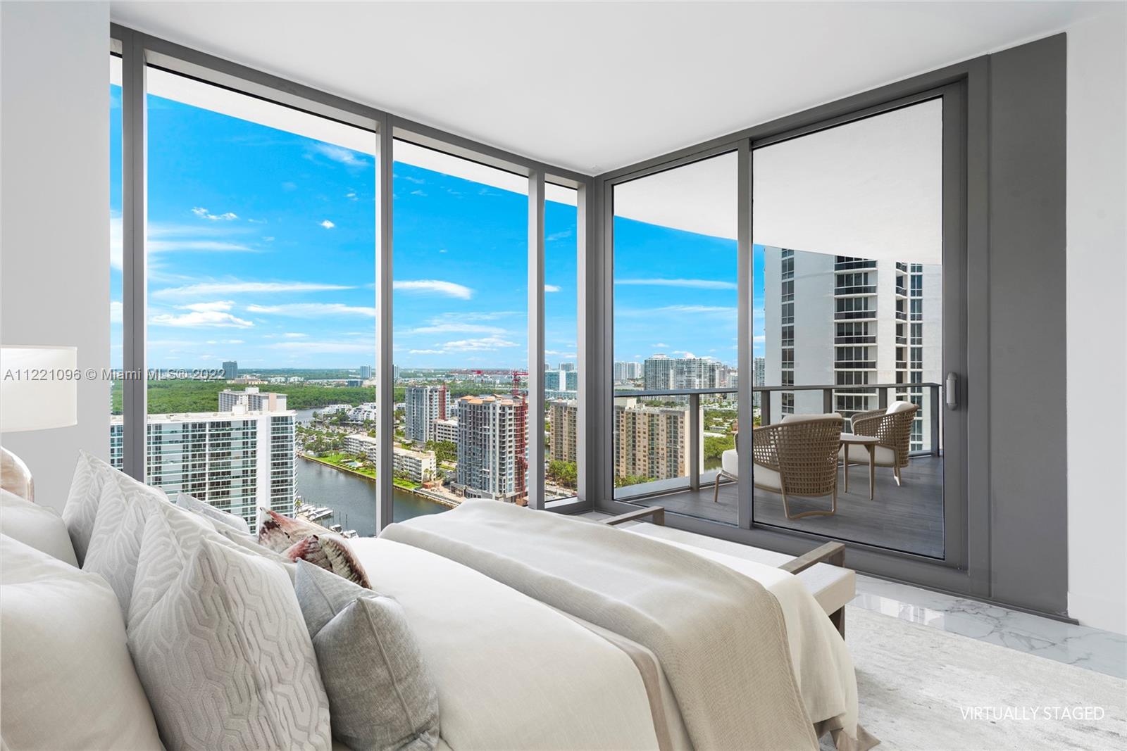 See details 2205 4 / 6 3204 sq. ft. $ 2022-06-13 0 Photo
